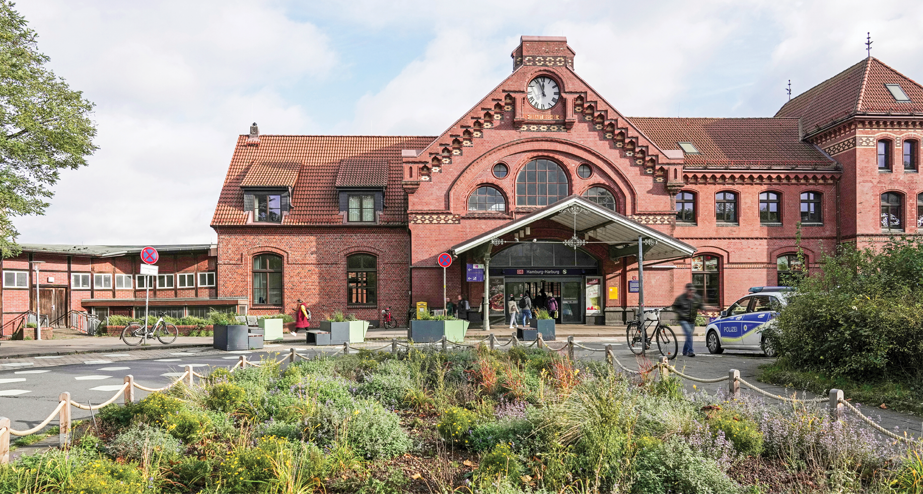 Bahnhofsvorplatz Hamburg Harburg