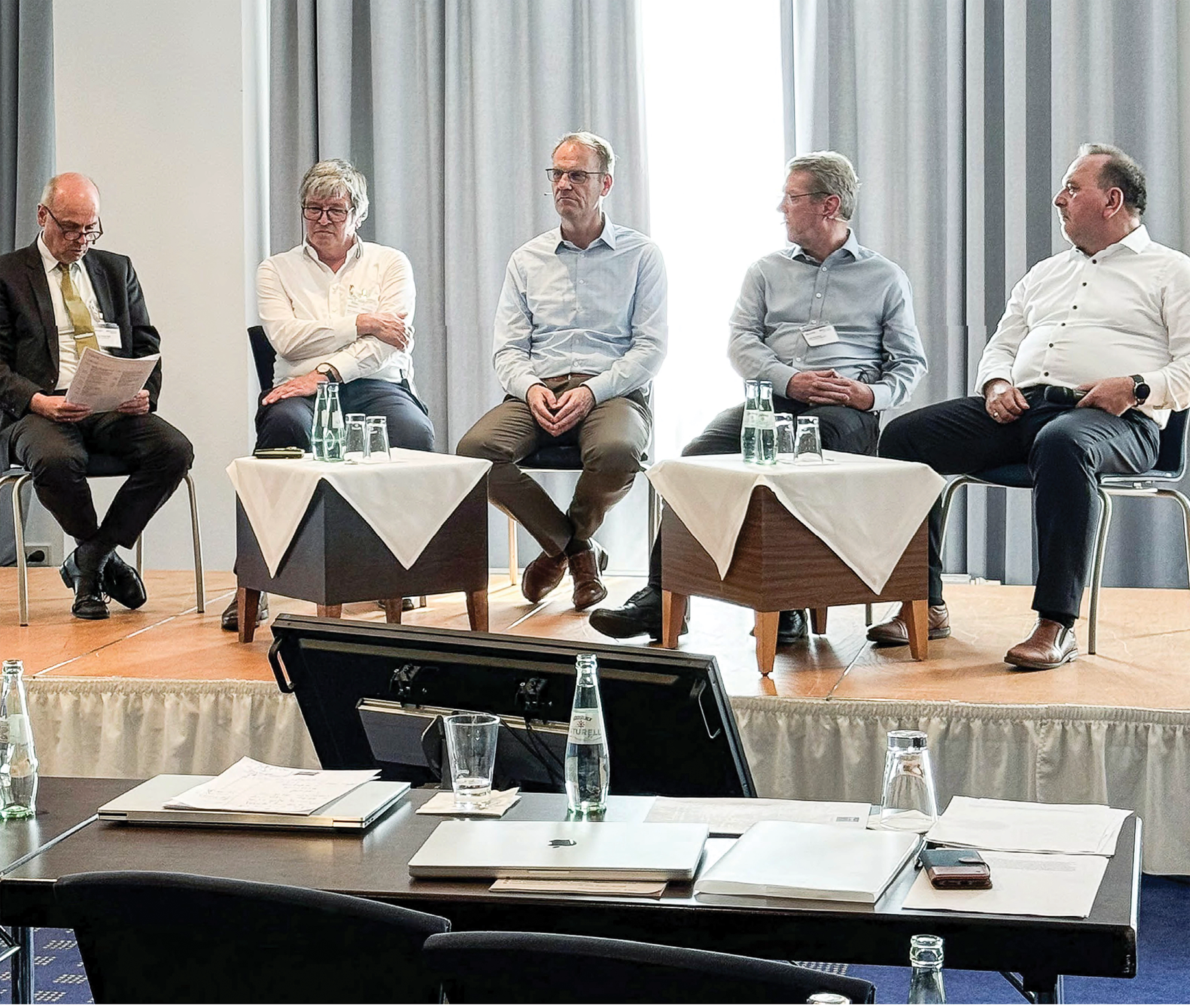 Auf dem Podium diskutierten (von links): Carsten Hein, Hans Peter Lang, Volker Hentschel, Ludolf Kerkeling und Michael Hecht